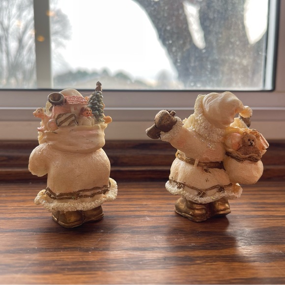 2 mini Santa’s - Picture 2 of 5